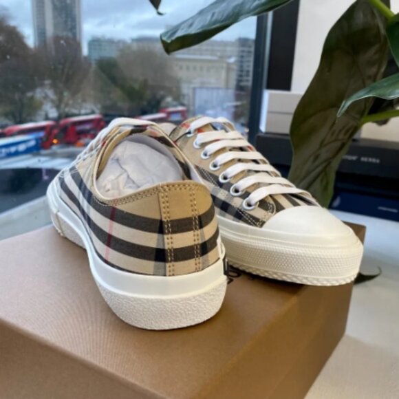 Authentic Burberry logo print vintage check cotton sneakers archive beige - Picture 4 of 6